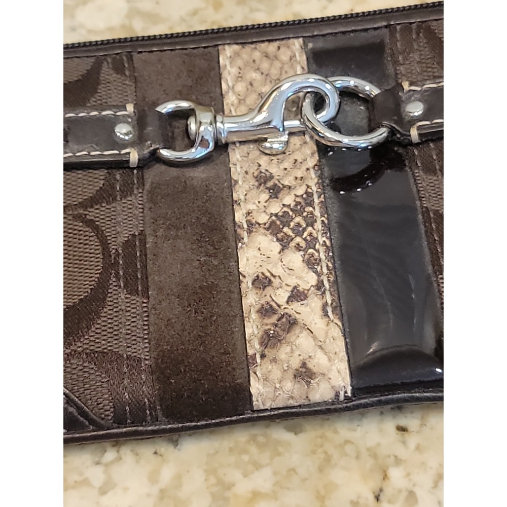 COACH SIGNATURE STRIPE SMALL MAHOGANY BROWN WRISTLET SNAKESKIN 7"X4" Mint! - Picture 4 of 7